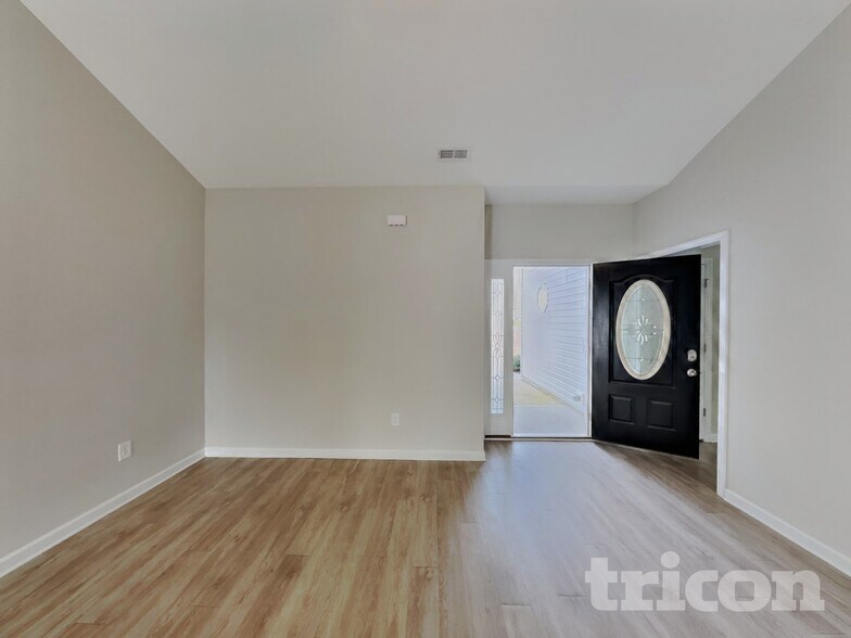 Building Photo - 232 Whetstone Dr