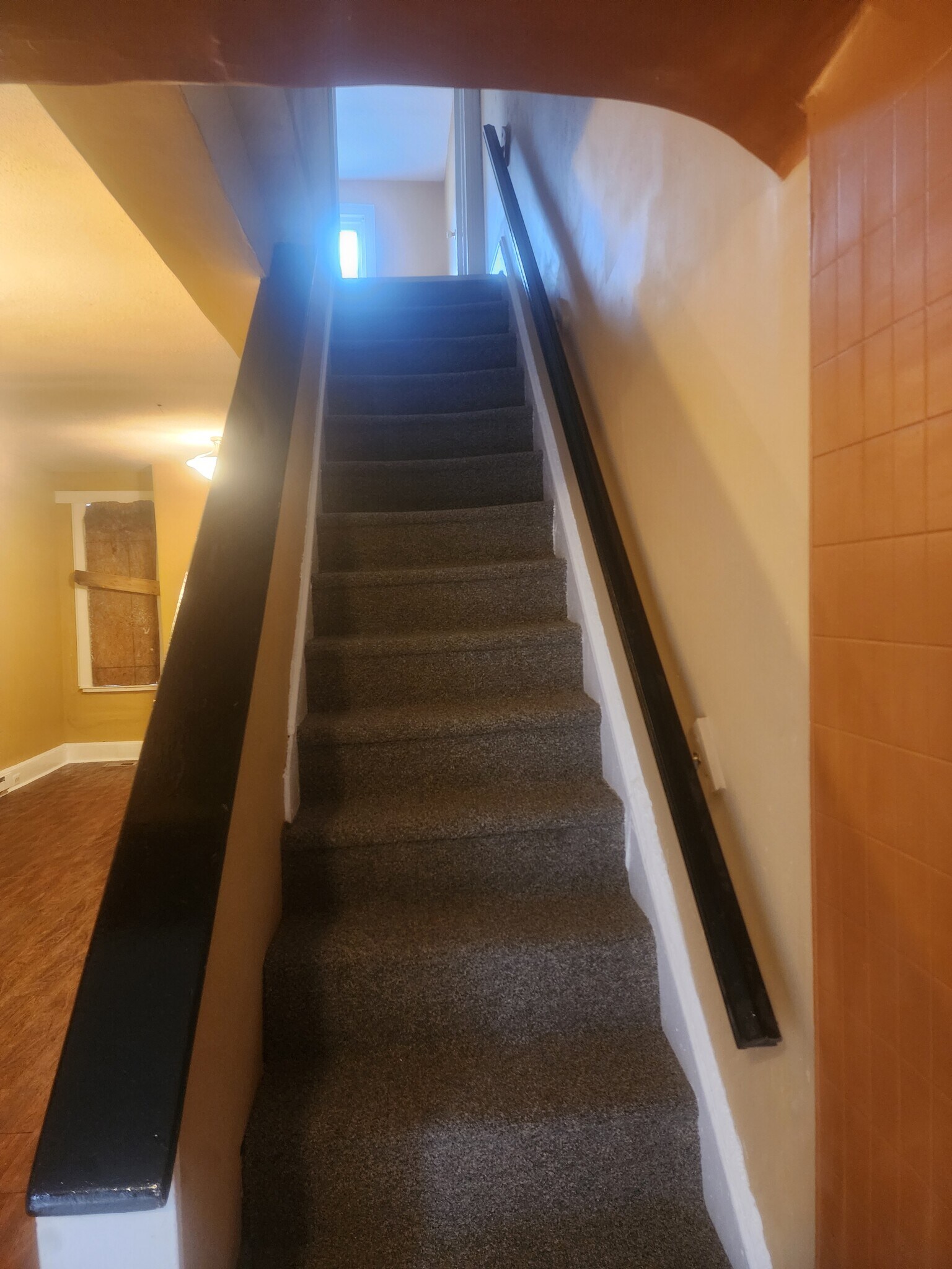 Building Photo - 40 Maple St