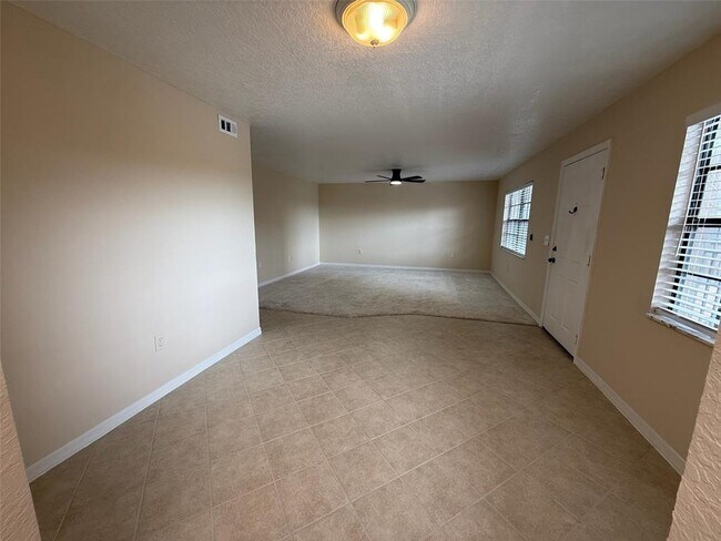 Building Photo - 6100 Gulfport Blvd S