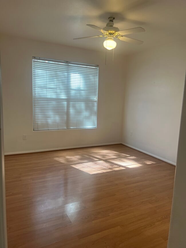 Building Photo - 8555 W Russell Rd