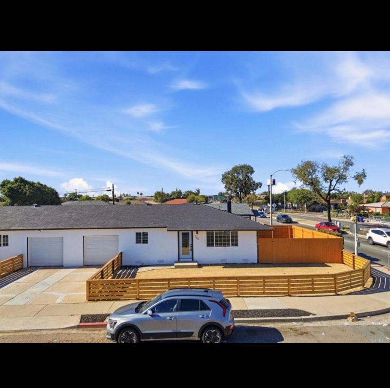 Building Photo - 702 Oaklawn Ave