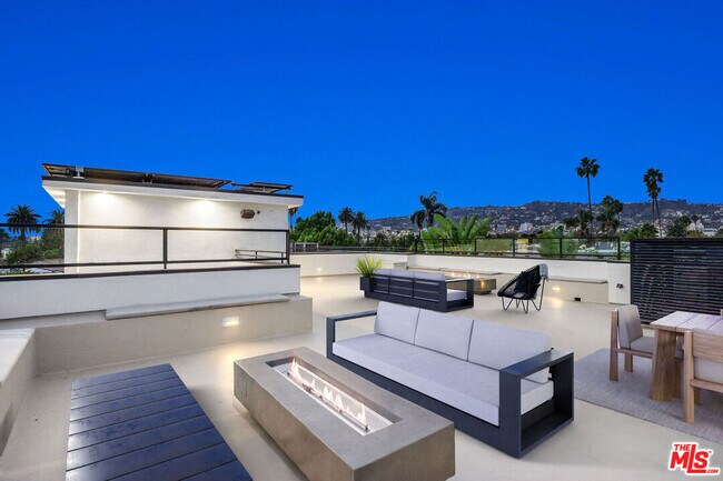 Building Photo - 444 Laurel Ave