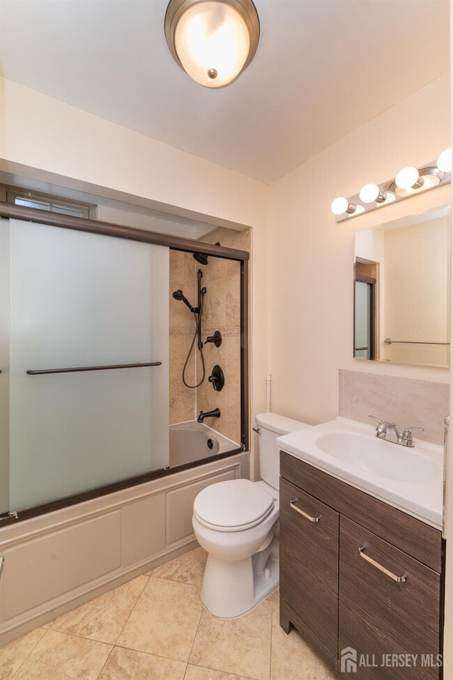 Building Photo - 684 Amboy Ave