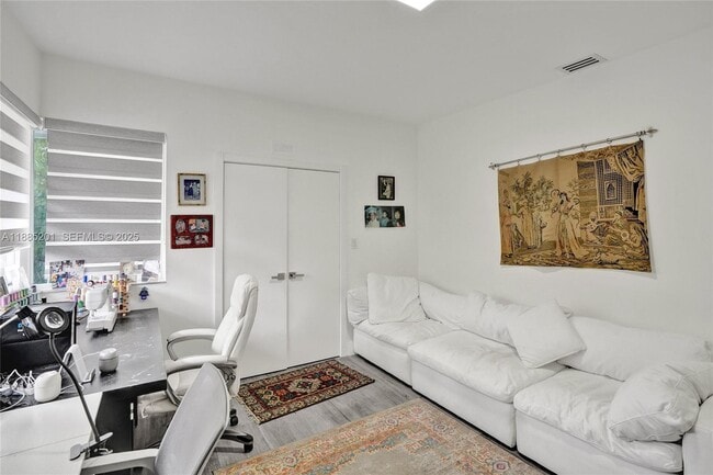 Building Photo - 3784 Sheridan Ave