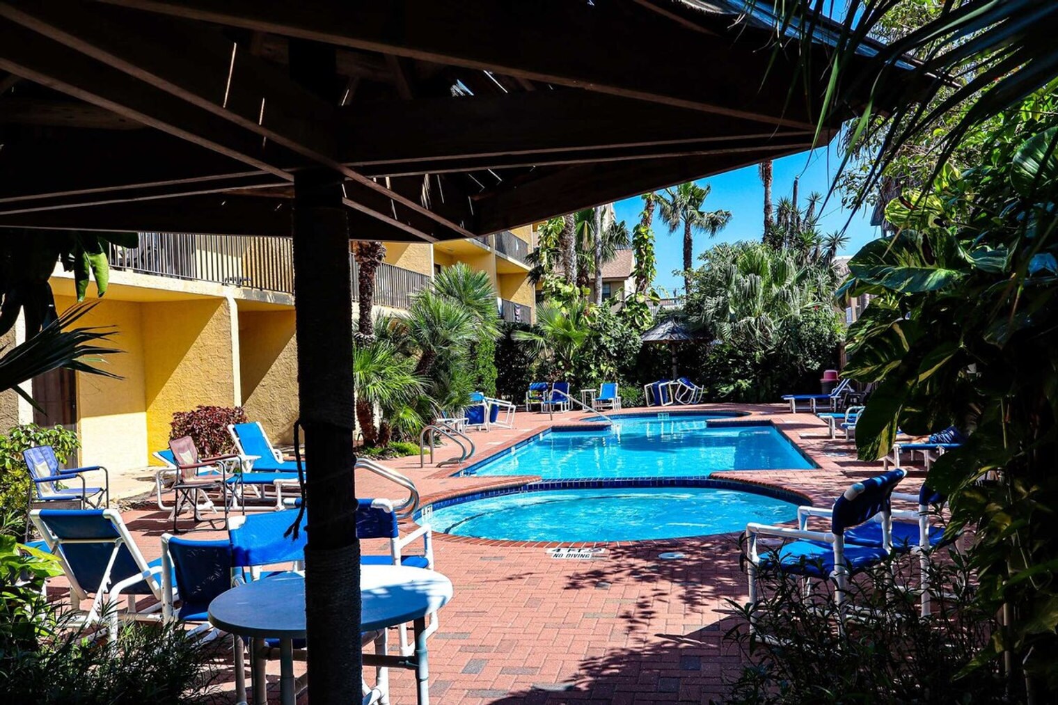 Building Photo - 121 E Venus Ln