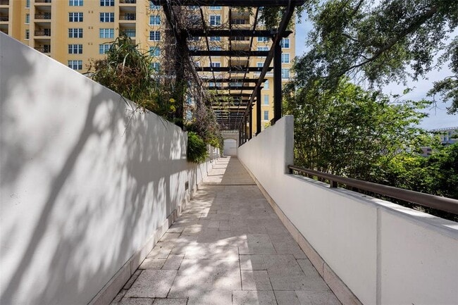 Building Photo - 345 Bayshore Blvd