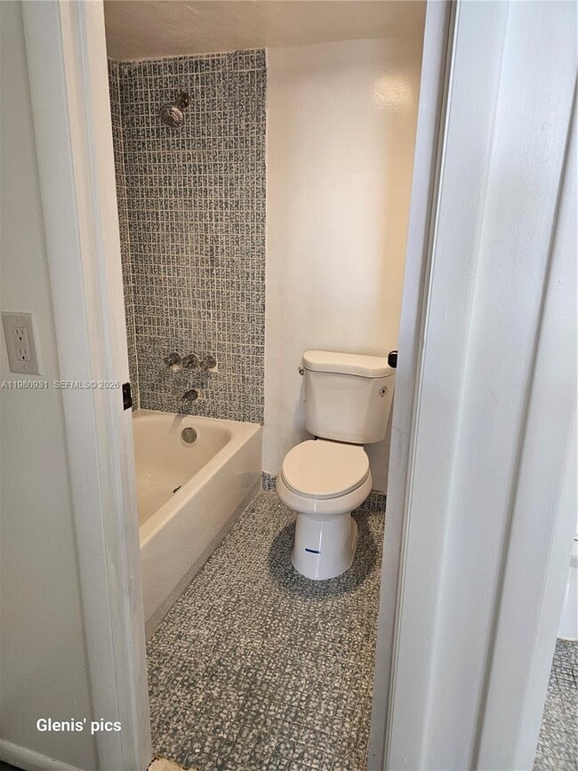 Building Photo - 20500 W Country Club Dr