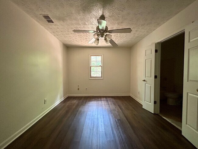 Building Photo - 151 Loblolly Dr
