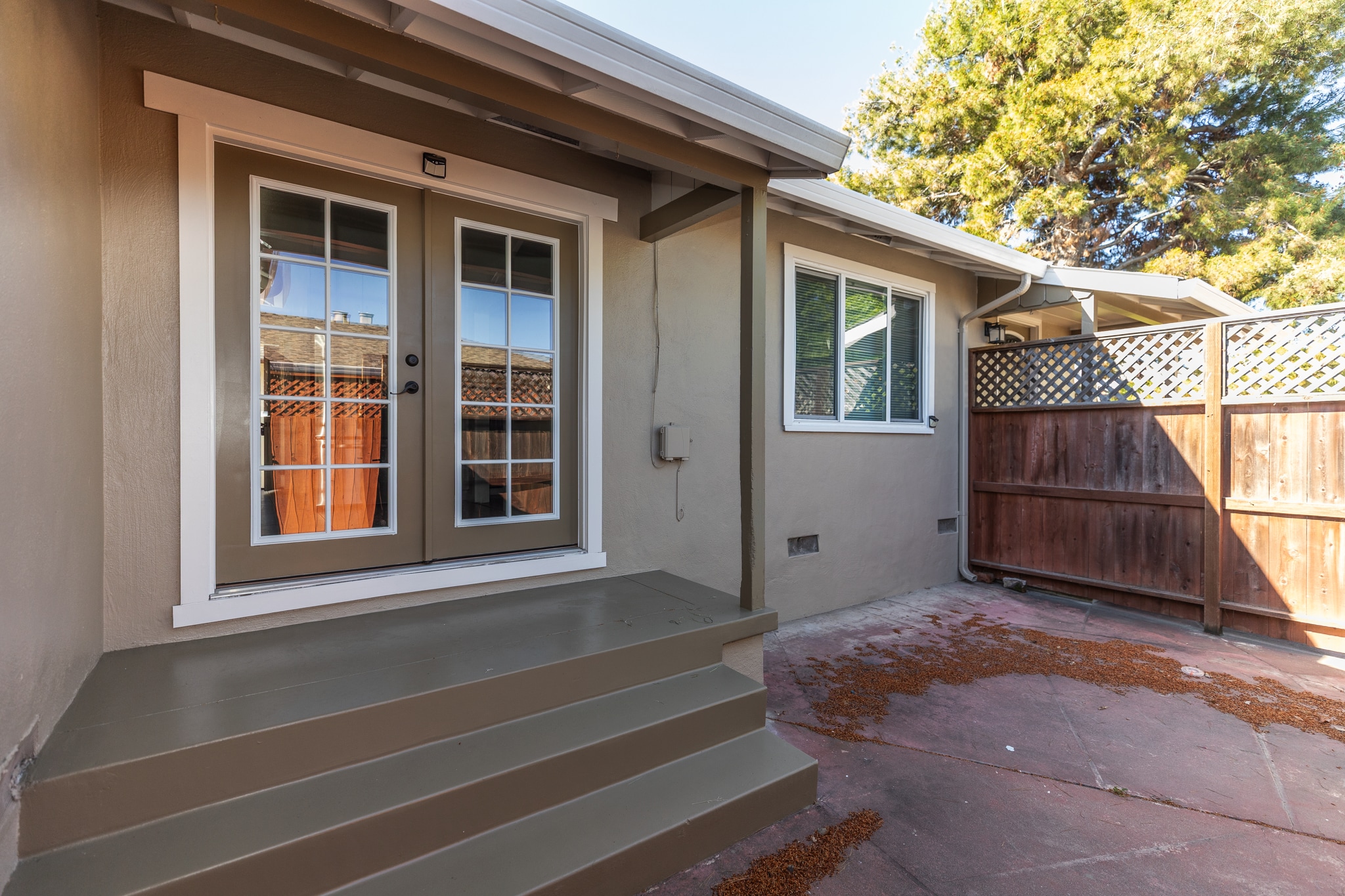 Building Photo - 2103 S Delaware St