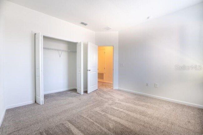 Building Photo - 307 Nine Iron Dr