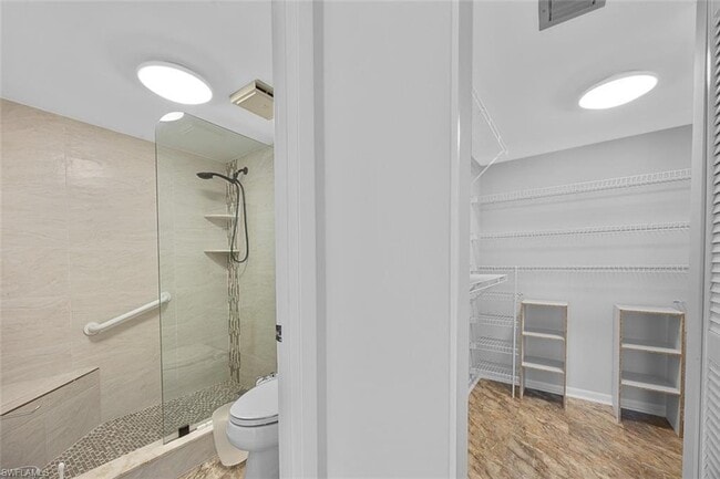 Building Photo - 1083 Forest Lakes Dr