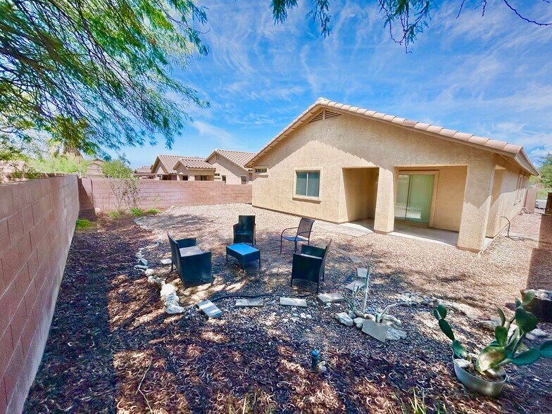 Building Photo - 7304 E Laughing Tree Ln