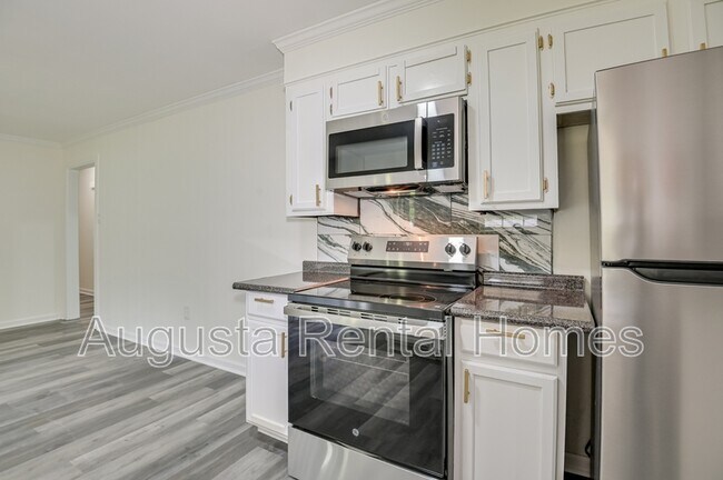 Building Photo - 3623 Columbine Dr