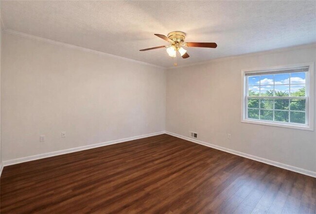 Building Photo - 4960 Cold Springs Dr NW