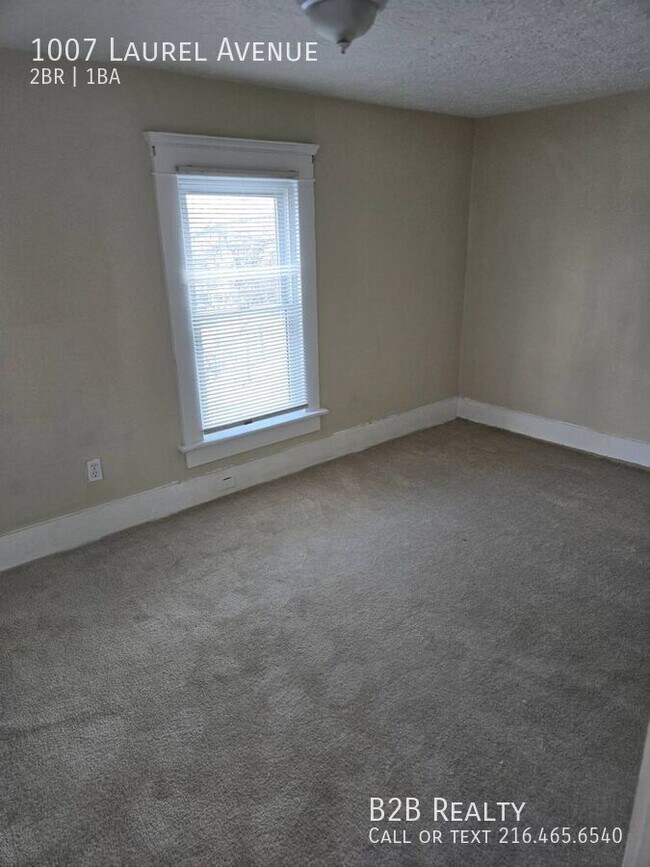 Building Photo - 1007 Laurel Ave