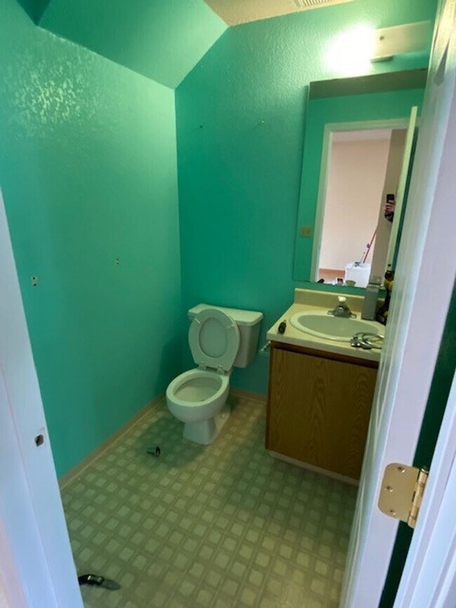 Building Photo - 2 Bed 1.5 Bath Townhouse in Missoula