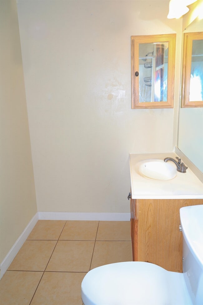 Building Photo - 8443 Sandalwood Dr W