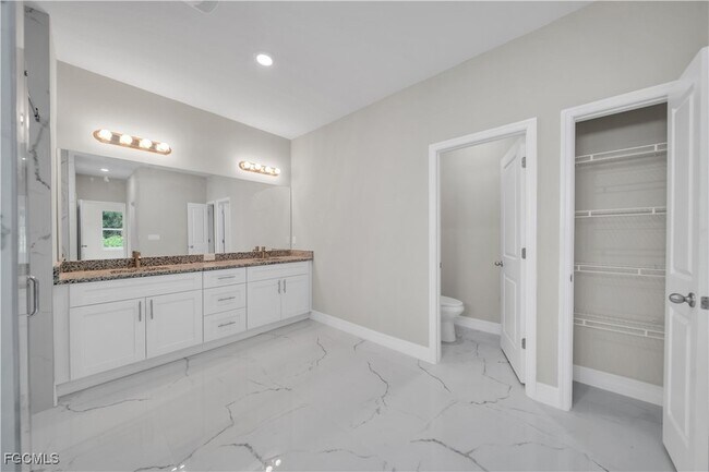 Building Photo - 543 McArthur Blvd