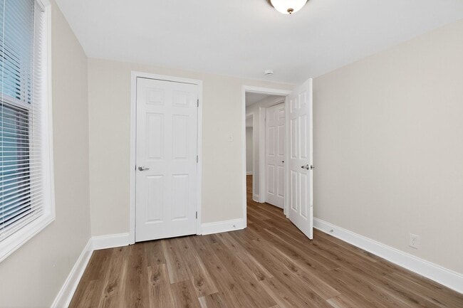 Building Photo - Cozy Two Bedroom Home!