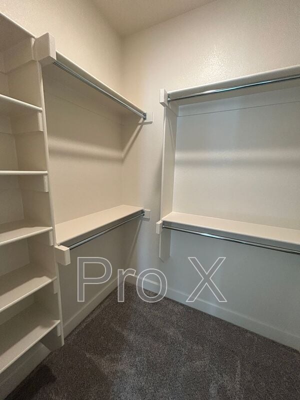 Building Photo - 2004 Charles St