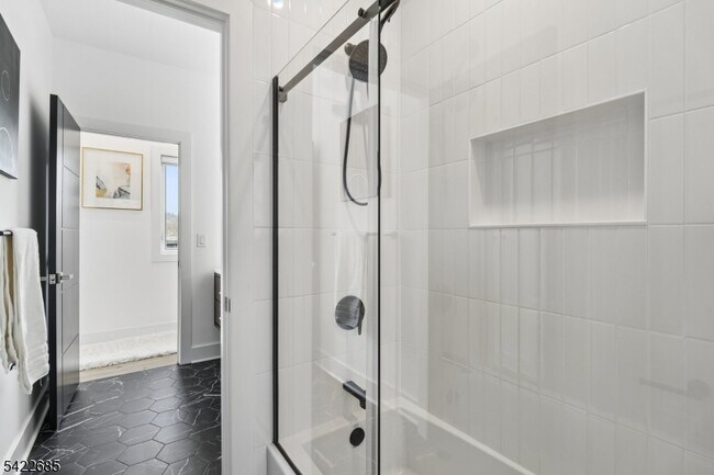 Building Photo - 301 Kingsland Rd