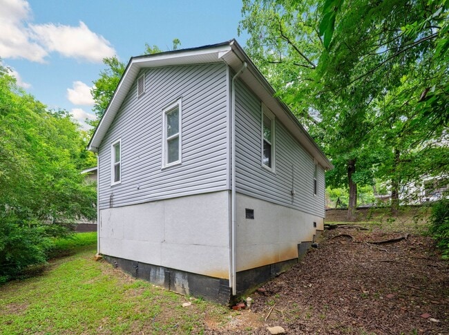 Building Photo - 4802 Oakland Ave