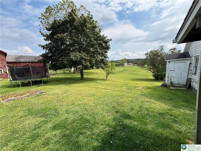 Building Photo - 654 Youngs Hill Rd