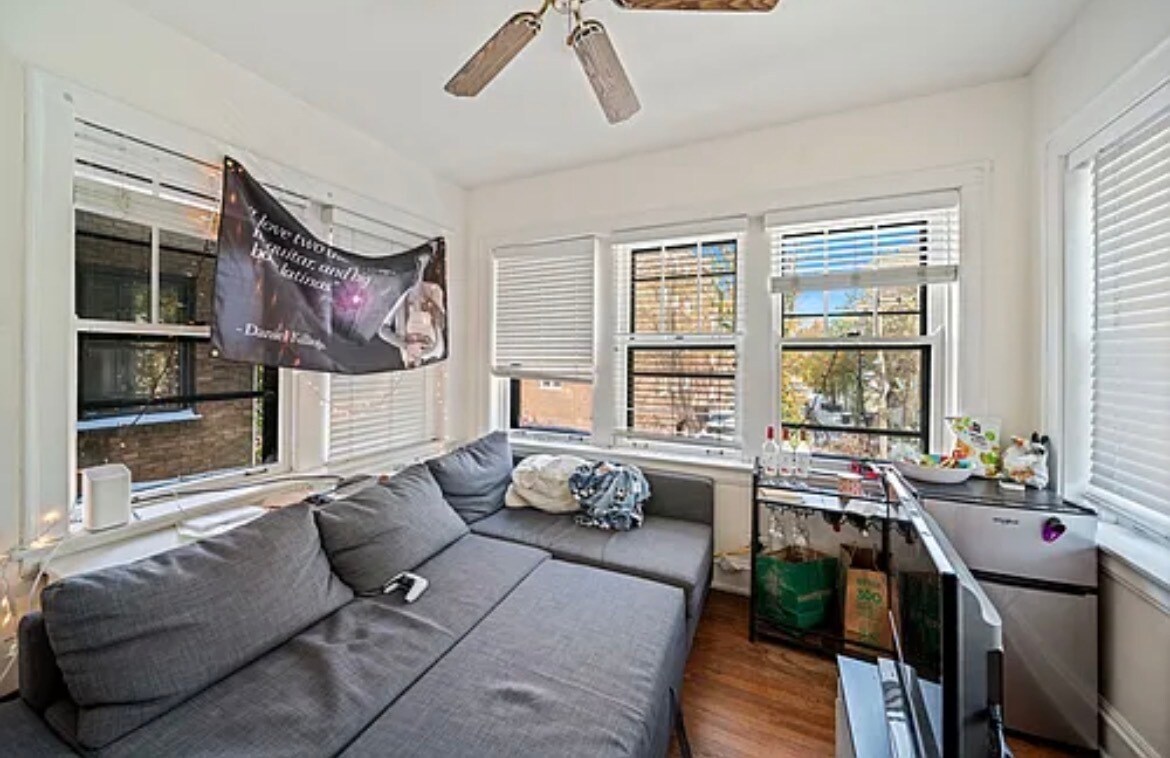 Building Photo - 721 Foster St