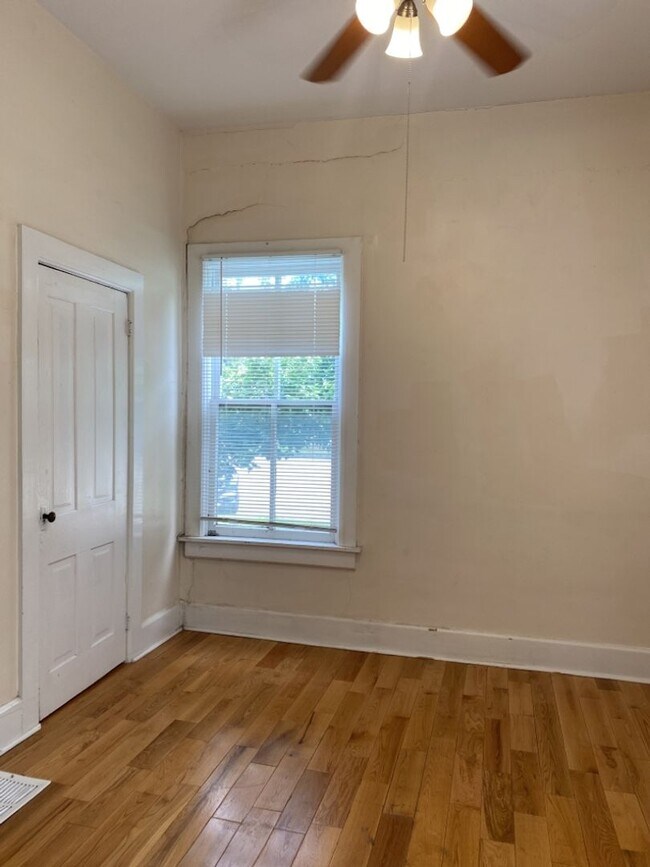 Building Photo - Classic Old Town Fort Collins 2 Bed 2 Bath Home Close to CSU