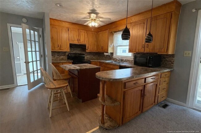 Building Photo - 1943 Shiloh Dr