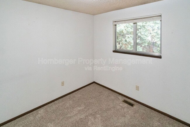 Building Photo - 7024 N Wiscomb St