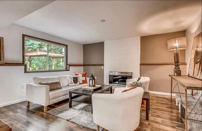 Building Photo - Spacious 5BR Home in Wild Tree – Ideal for Multi-Generational Living!