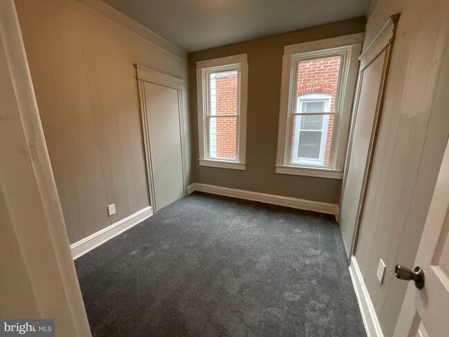 Building Photo - 416 N Hilton St