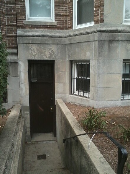 Building Photo - 1111 Boylston St