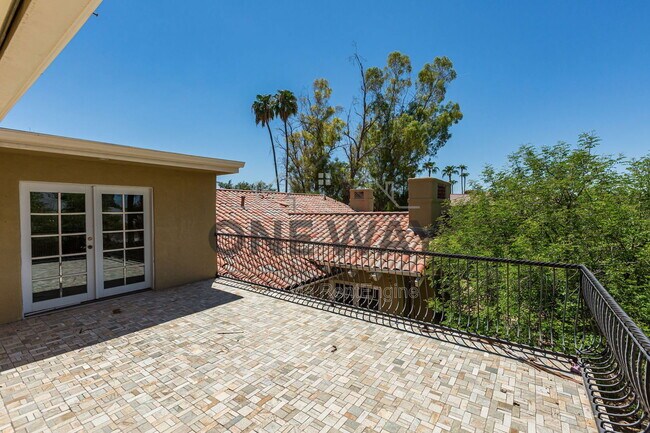 Building Photo - 49 Biltmore Estates Dr