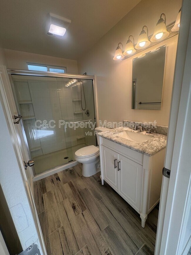 Building Photo - 801 Wainwright St