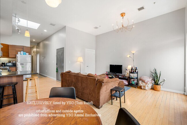 Building Photo - 1433 Tremont St
