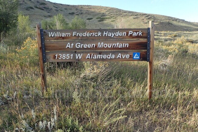 Building Photo - 1140 S Arbutus St