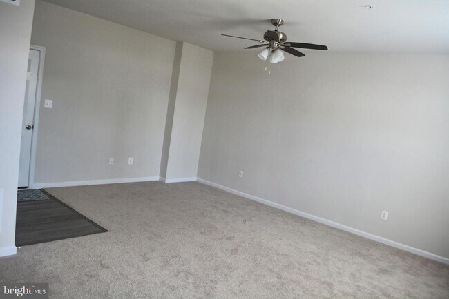 Building Photo - 6050 Krantz Dr