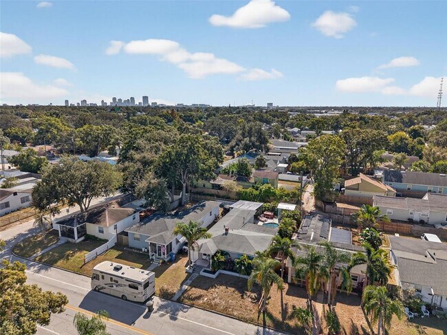 Building Photo - 2444 34th Ave N