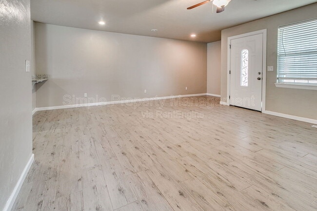 Building Photo - 120 N Ranchwood Blvd