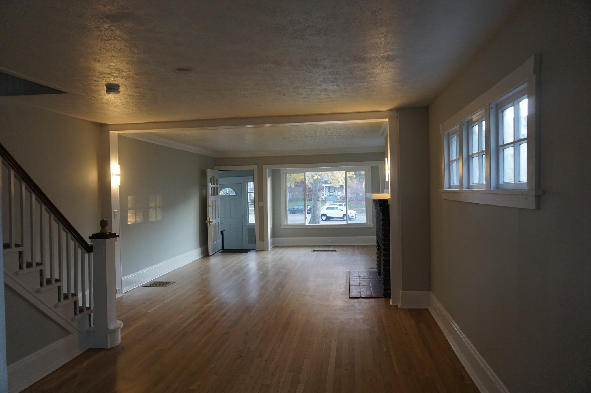 Living room (facing South) - 12222 Clifton Blvd