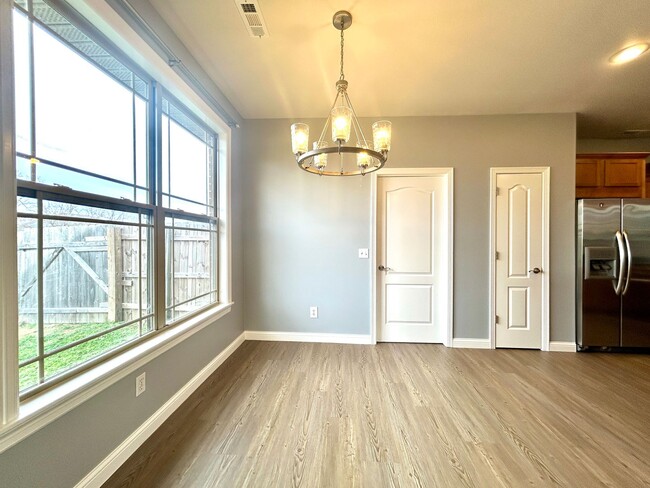 Building Photo - 3 bedroom 2 bath modern style home minutes from Centerton Main!!