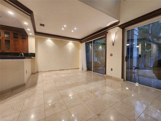 Building Photo - 21028 NE 34th Ct