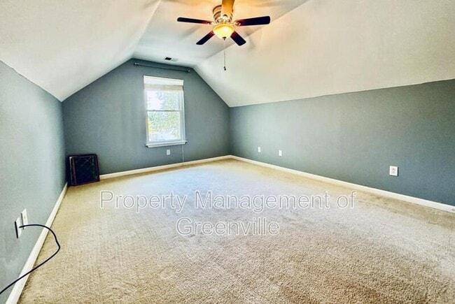Building Photo - 603 Fairview Lake Way