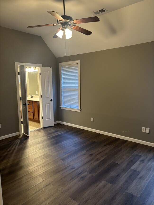 Building Photo - 7412 Brentlawn Dr