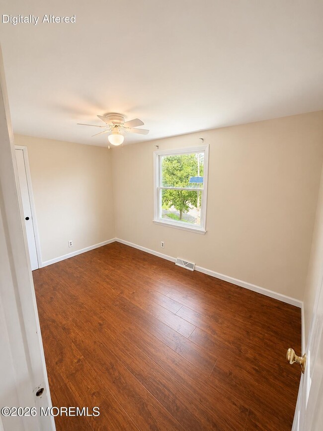 Building Photo - 54 Longwood Dr