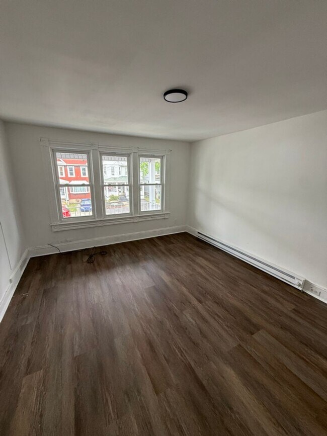 Building Photo - 1608 E Gibson St