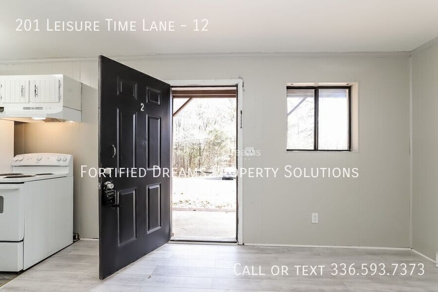 Building Photo - 201 Leisure Time Ln