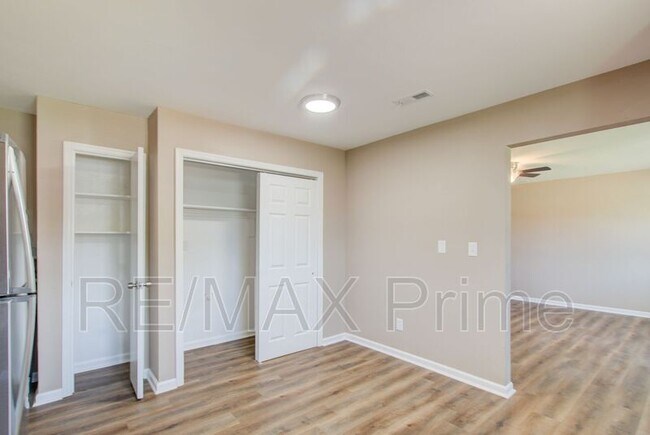 Building Photo - 4601 Hardy Dr